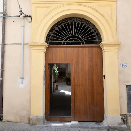 Cortile Gioeni Apartman *