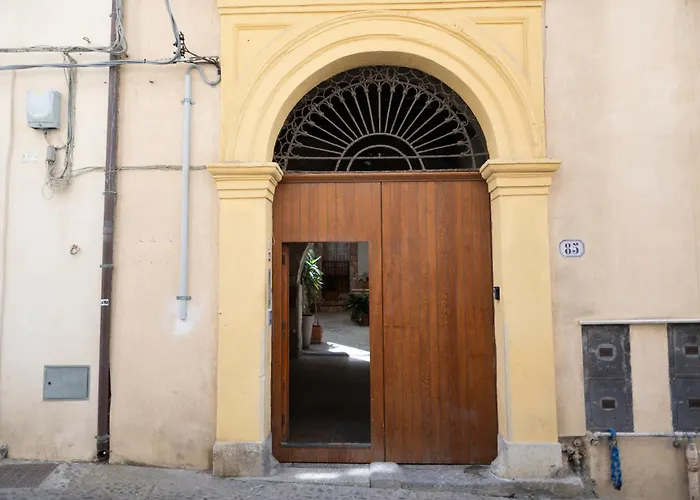 Cortile Gioeni Апартаменти *