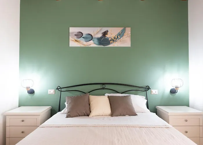 Cortile Gioeni * Cefalù